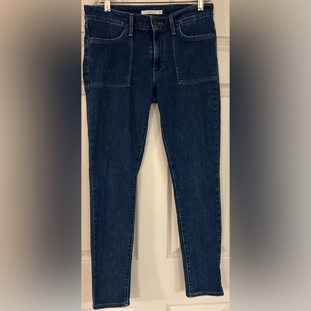 LEVI’S 711 skinny jeans size 30